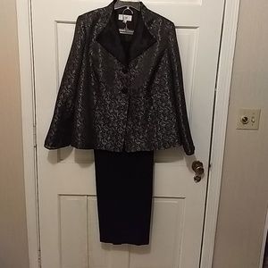 Le Suit Women's Suit-16W